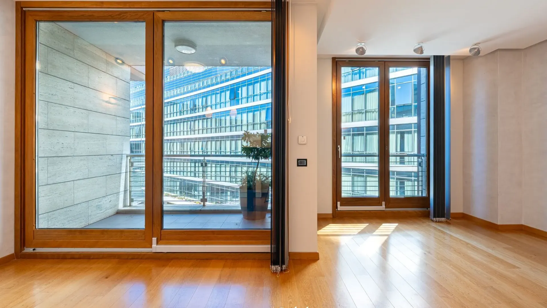 Prodaja, dvosoban stan, 88m², Kod Capital Plaze, Podgorica