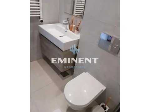 Izdavanje, trosoban stan, 80m², Savski Venac, Beograd - image 9