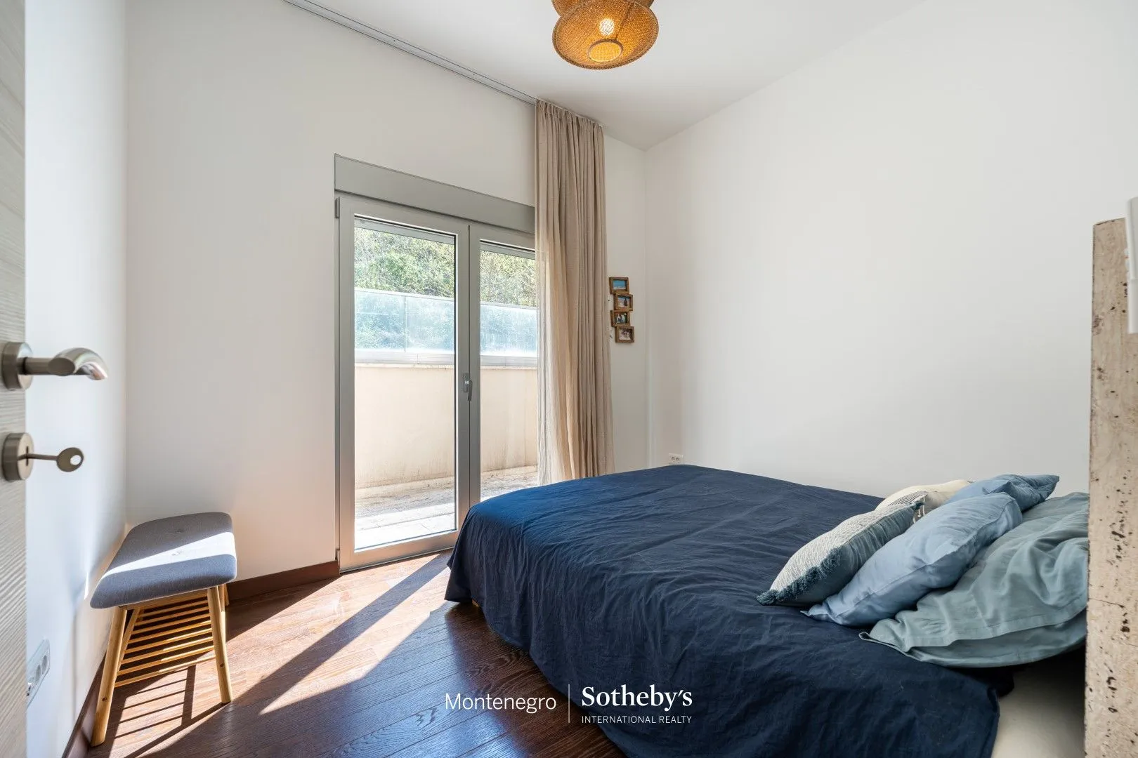 Sale, two bedroom apartment, 82m², Dobrota, Kotor