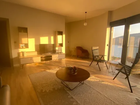 Izdavanje, trosoban stan, 130m², Herceg Novi, Crna Gora - image 2