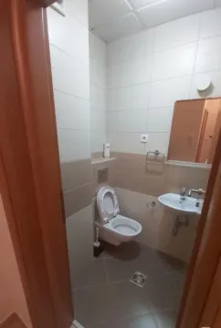 Izdavanje, dvosoban stan, 90m², Centar, Podgorica - image 6
