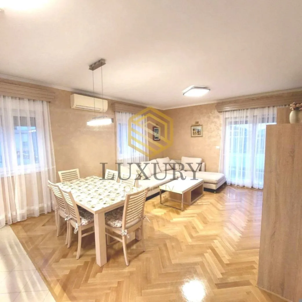 Izdavanje, dvosoban stan, 88m², City Kvart, Podgorica