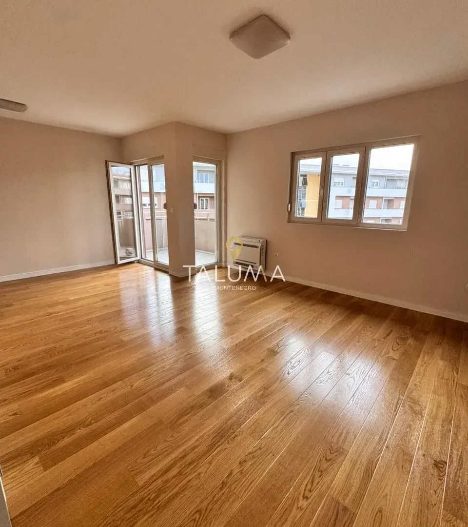 Rent, three bedroom apartment, 95m², City Kvart, Podgorica