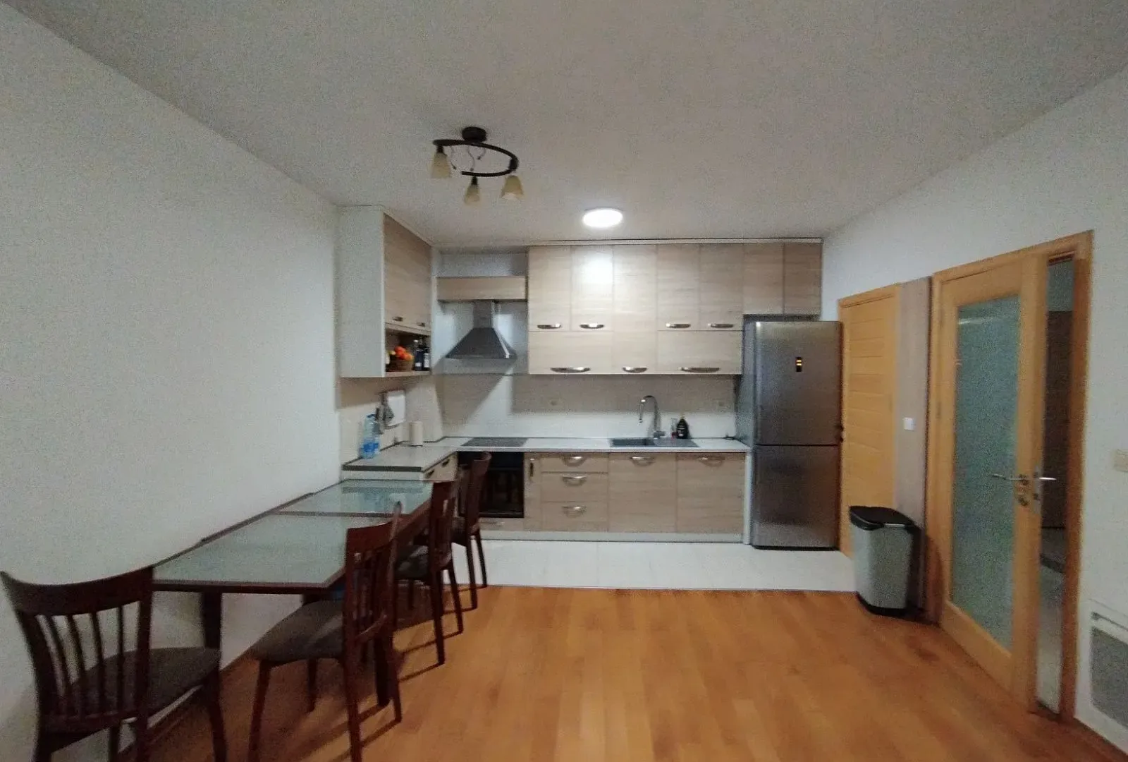 Izdavanje, stan, 100m², Blok 6, Podgorica