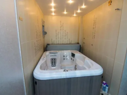 Rent, house, 300m², Budva, Crna Gora - image 9