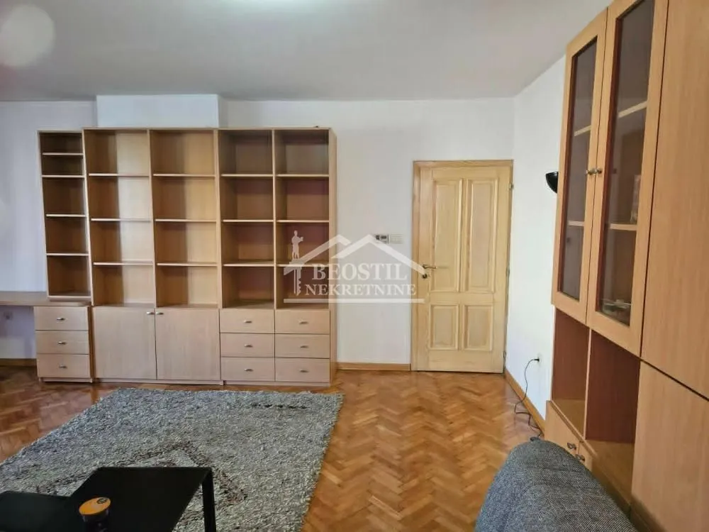Prodaja, trosoban stan, 71m², Karaburma, Palilula Sve Podlokacije