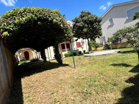 Rent, house, 200m², Donja Gorica, Podgorica - image 5