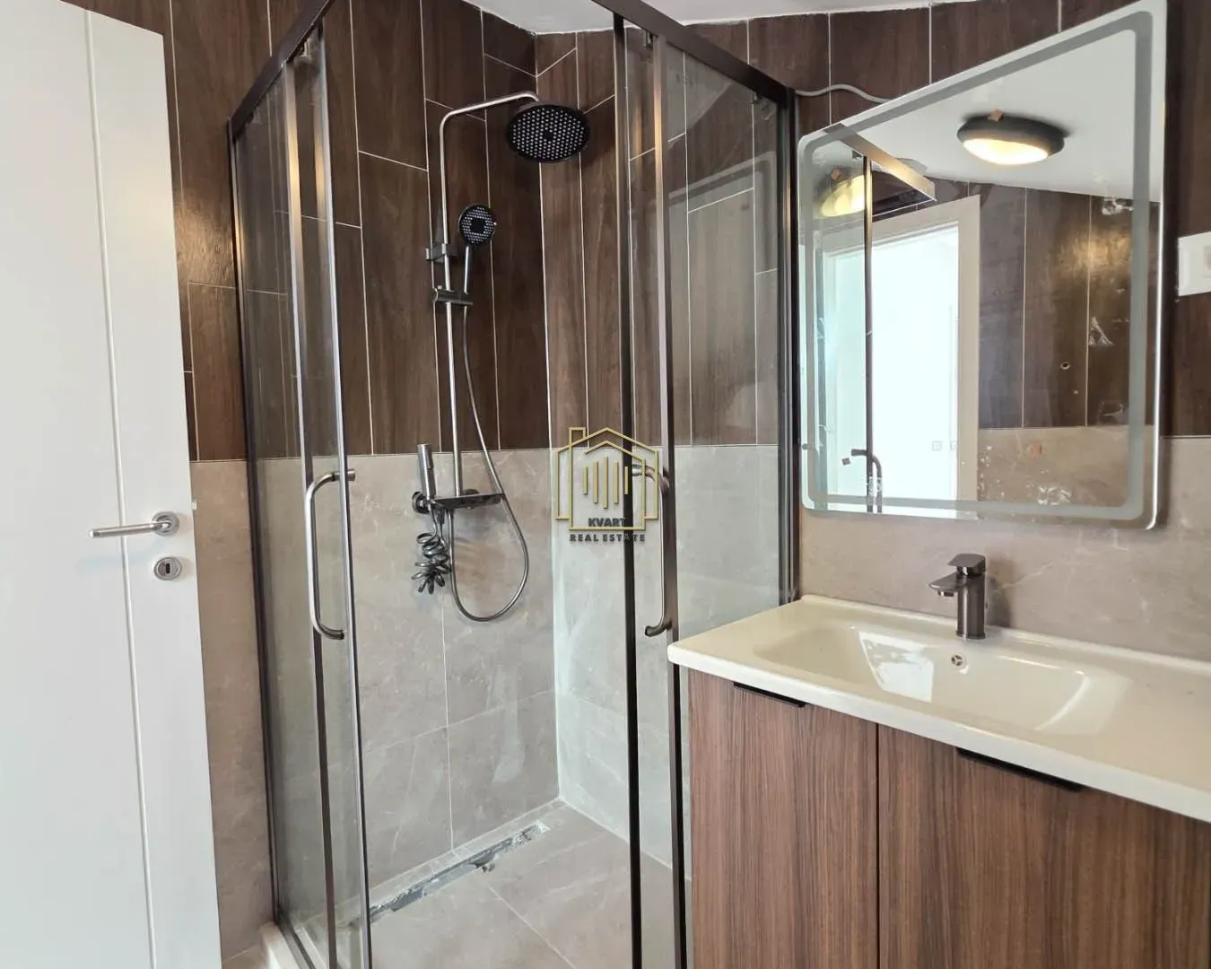Prodaja, jednosoban stan, 52m², Tološi, Podgorica