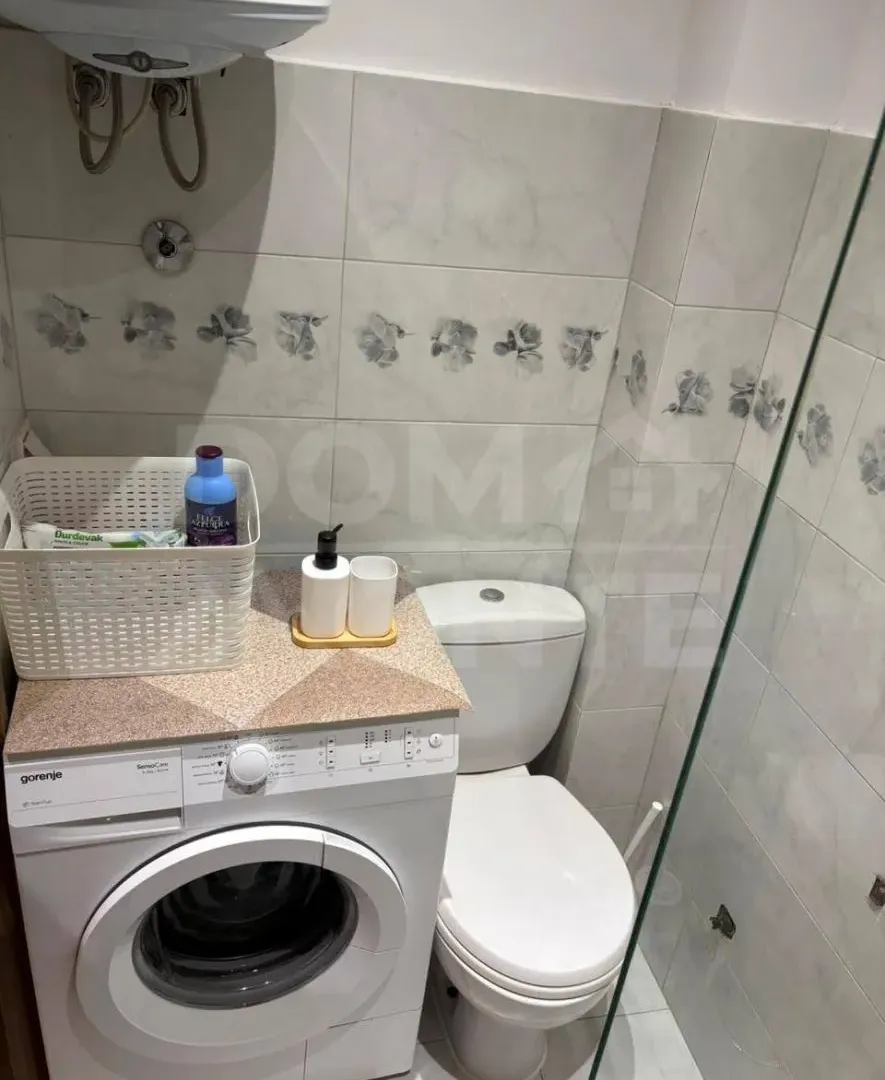 Izdavanje, jednosoban stan, 30m², Tivat, Crna Gora