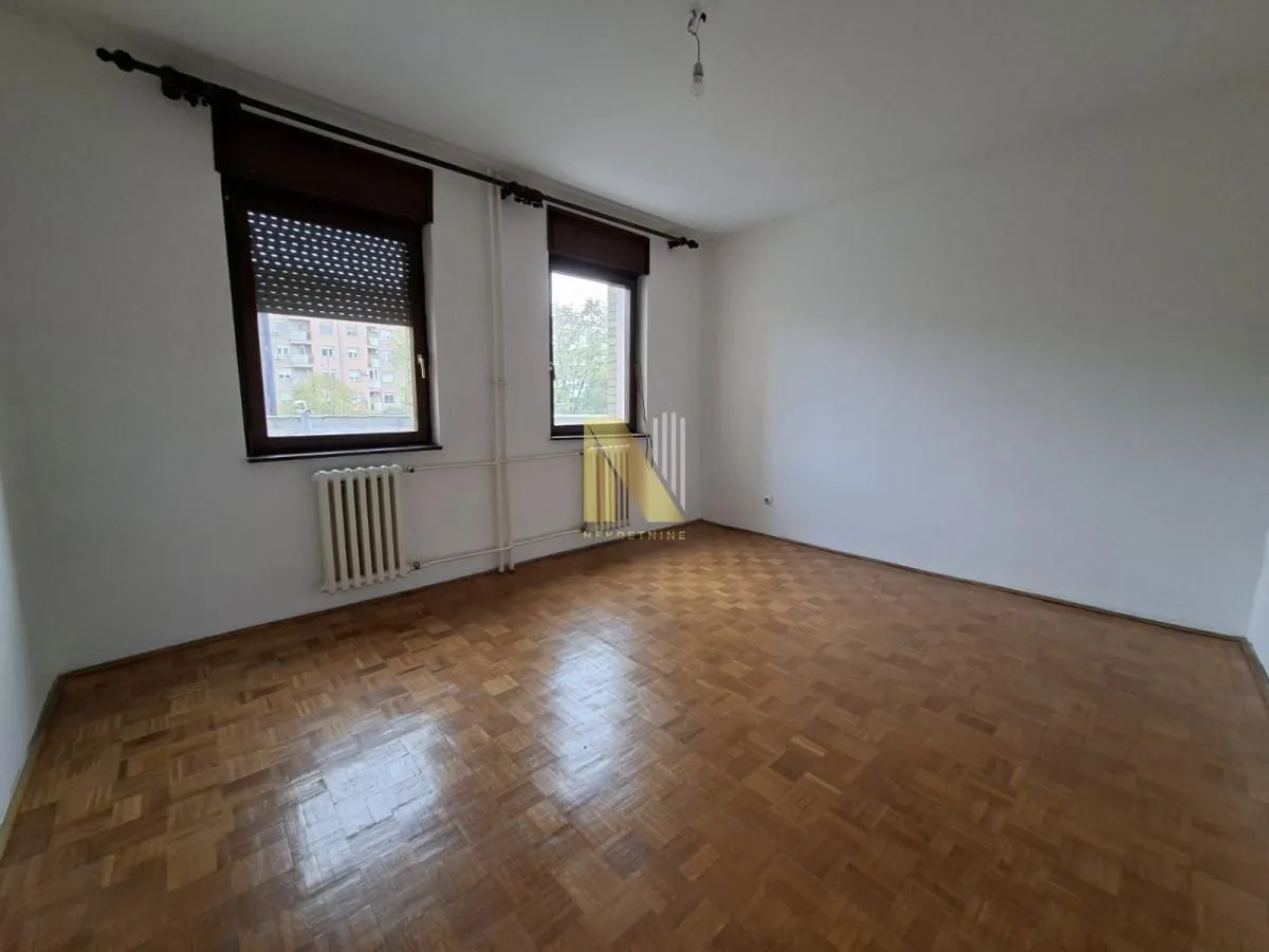 Prodaja, četvorosoban stan, 95m², Sajmište, Novi Sad