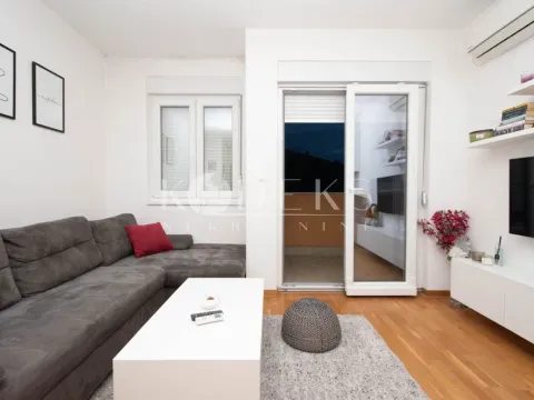 Rent, studio apartment, 27m², City Kej, Podgorica - image 2