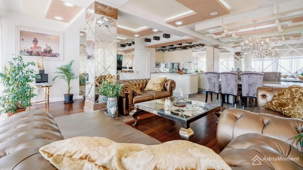 Sale, three bedroom apartment, 400m², Centar, Budva