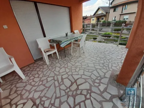 Prodaja, kuća, 180m², Centar, Ćuprija - image 11