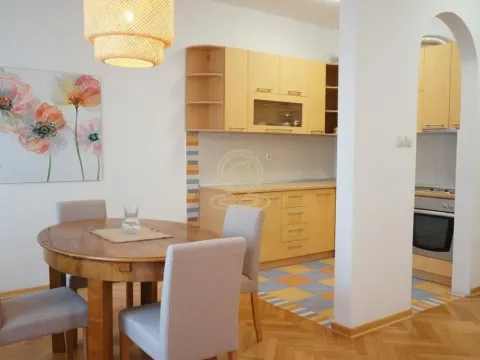 Stan in Vračar Sve Podlokacije