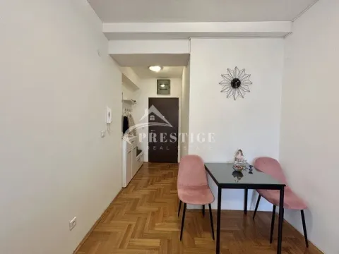 Izdavanje, jednosoban stan, 35m², City Kvart, Podgorica - image 4