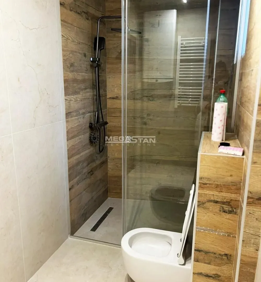 Prodaja, četvorosoban stan, 162m², Pančevo, Srbija