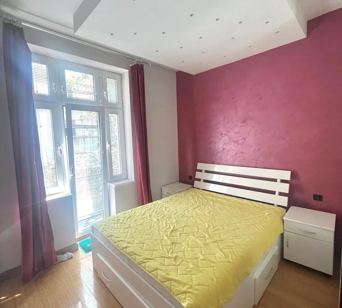 Rent, two bedroom apartment, 51m², Vračar Sve Podlokacije, Beograd