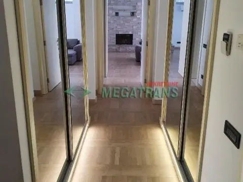 Izdavanje, trosoban stan, 148m², Savski Venac, Beograd - image 14