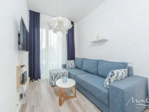 Sale, one bedroom apartment, 34m², Bečići, Budva - image 3