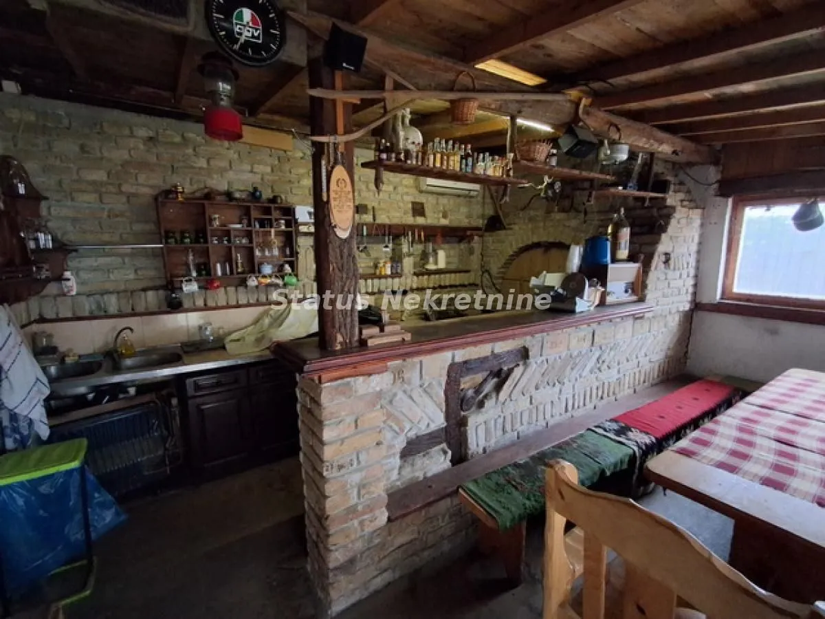Prodaja, plac, 732m², Futog, Novi Sad Sve Podlokacije