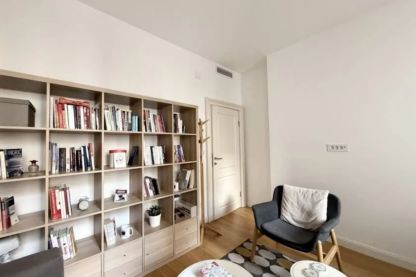 Izdavanje, četvorosoban stan, 81m², Dorćol Sve Podlokacije, Beograd