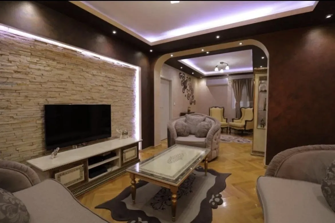 Rent, house, 250m², Tološi, Podgorica