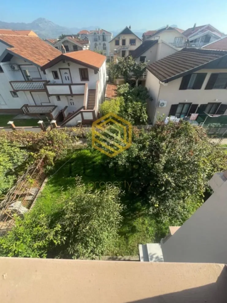 Prodaja, kuća, 250m², Stari Aerodrom, Podgorica