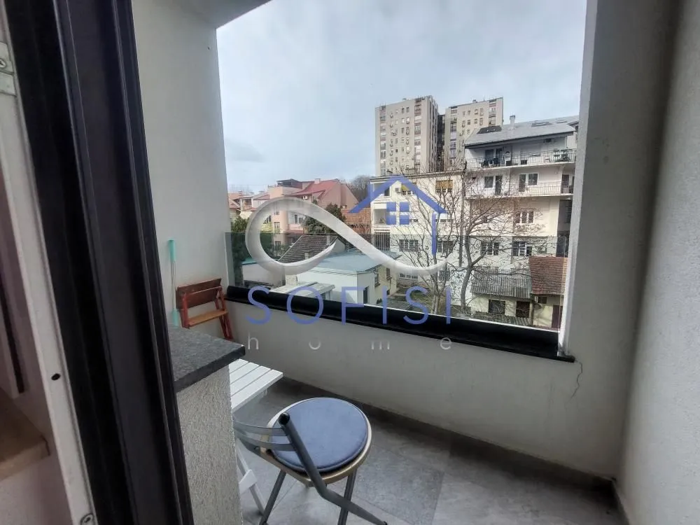 Izdavanje, stan, 29m², Centar, Novi Sad