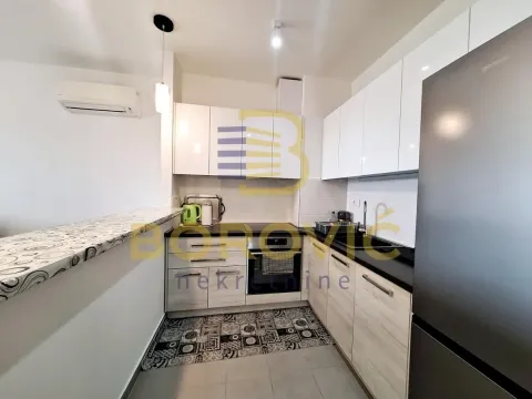 Rent, two bedroom apartment, 44m², Vračar Sve Podlokacije, Beograd - image 10