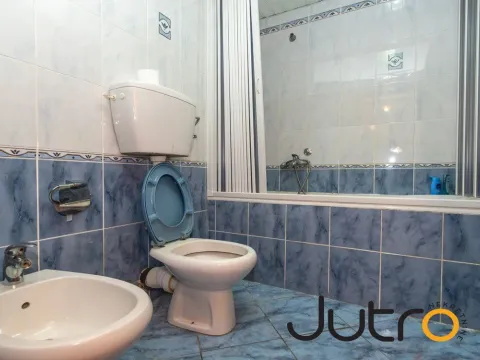 Prodaja, četvorosoban stan, 133m², Momišići, Podgorica - image 23