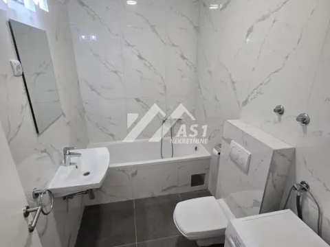 Prodaja, četvorosoban stan, 37m², Novi Sad Sve Podlokacije, Novi Sad - image 4