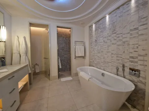 Sale, one bedroom apartment, 80m², Tivat, Crna Gora - image 19