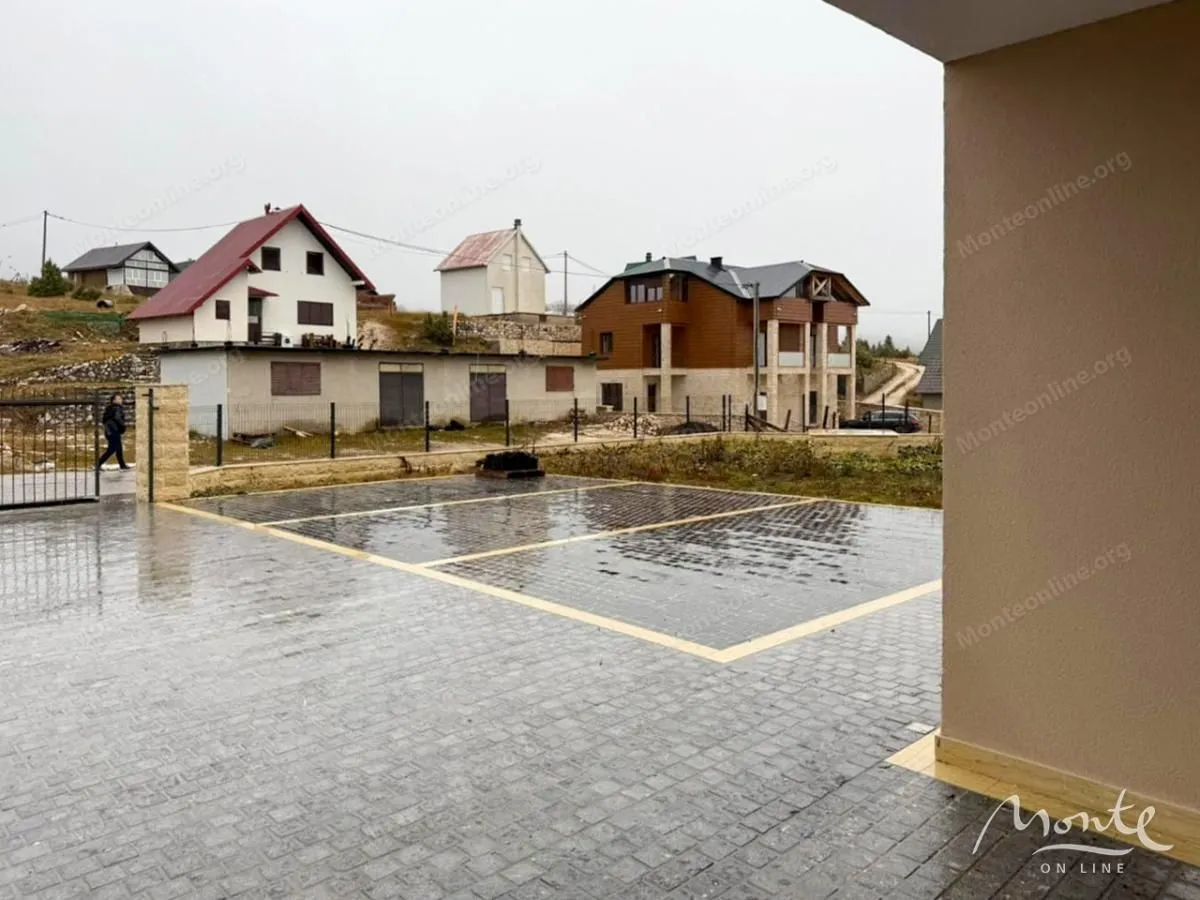 Prodaja, kuća, 1283m², Motički gaj, Žabljak