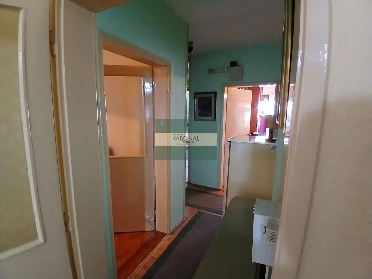 Prodaja, trosoban stan, 79m², Centar, Jagodina