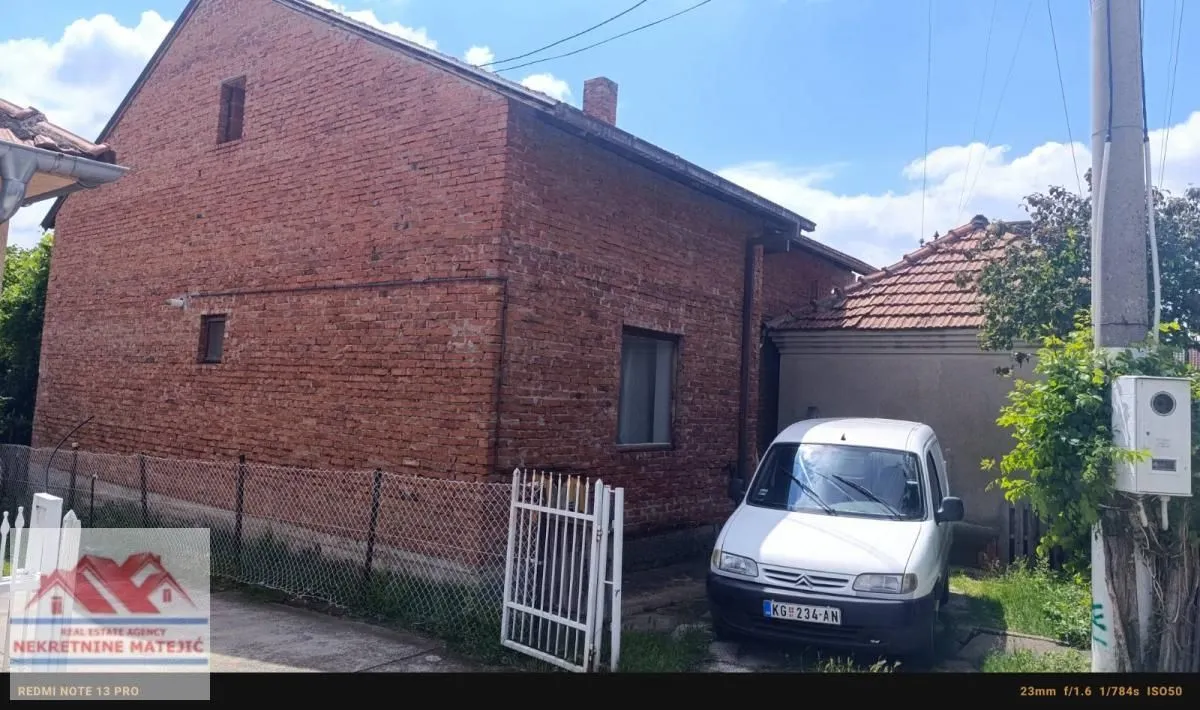Prodaja, kuća, 225m², Aerodrom, Kragujevac