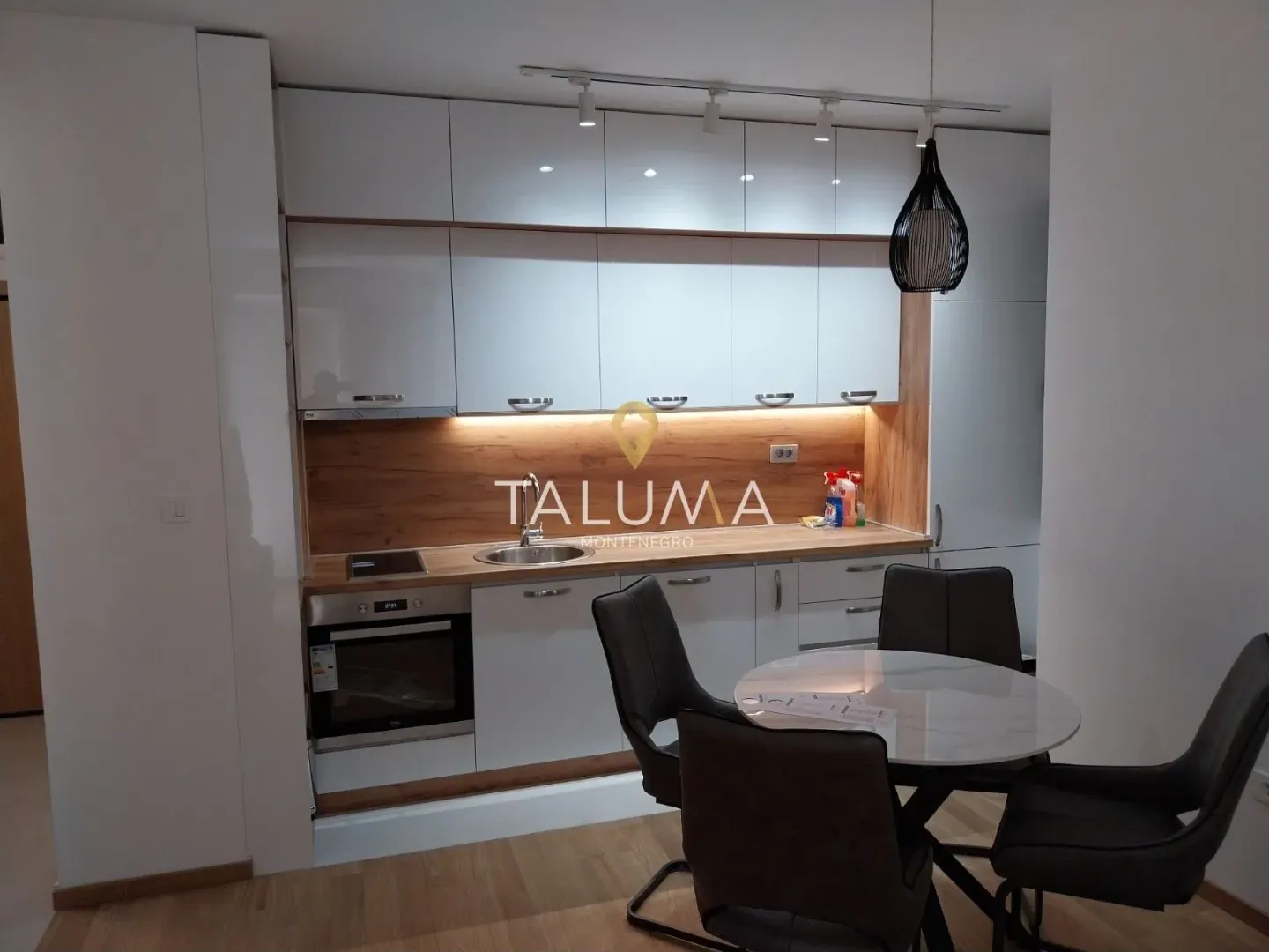 Rent, two bedroom apartment, 55m², City Kvart, Podgorica