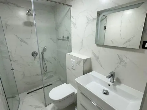 Izdavanje, trosoban stan, 130m², Dalmatinska ulica, Podgorica - image 11