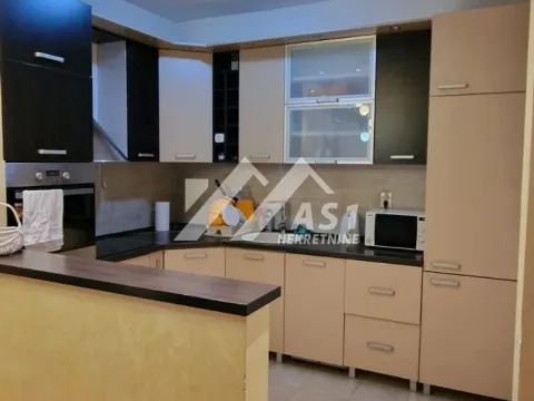 Izdavanje, četvorosoban stan, 99m², Centar, Novi Sad - image 3