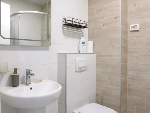 Rent, one bedroom apartment, 47m², City Kej, Podgorica - image 9