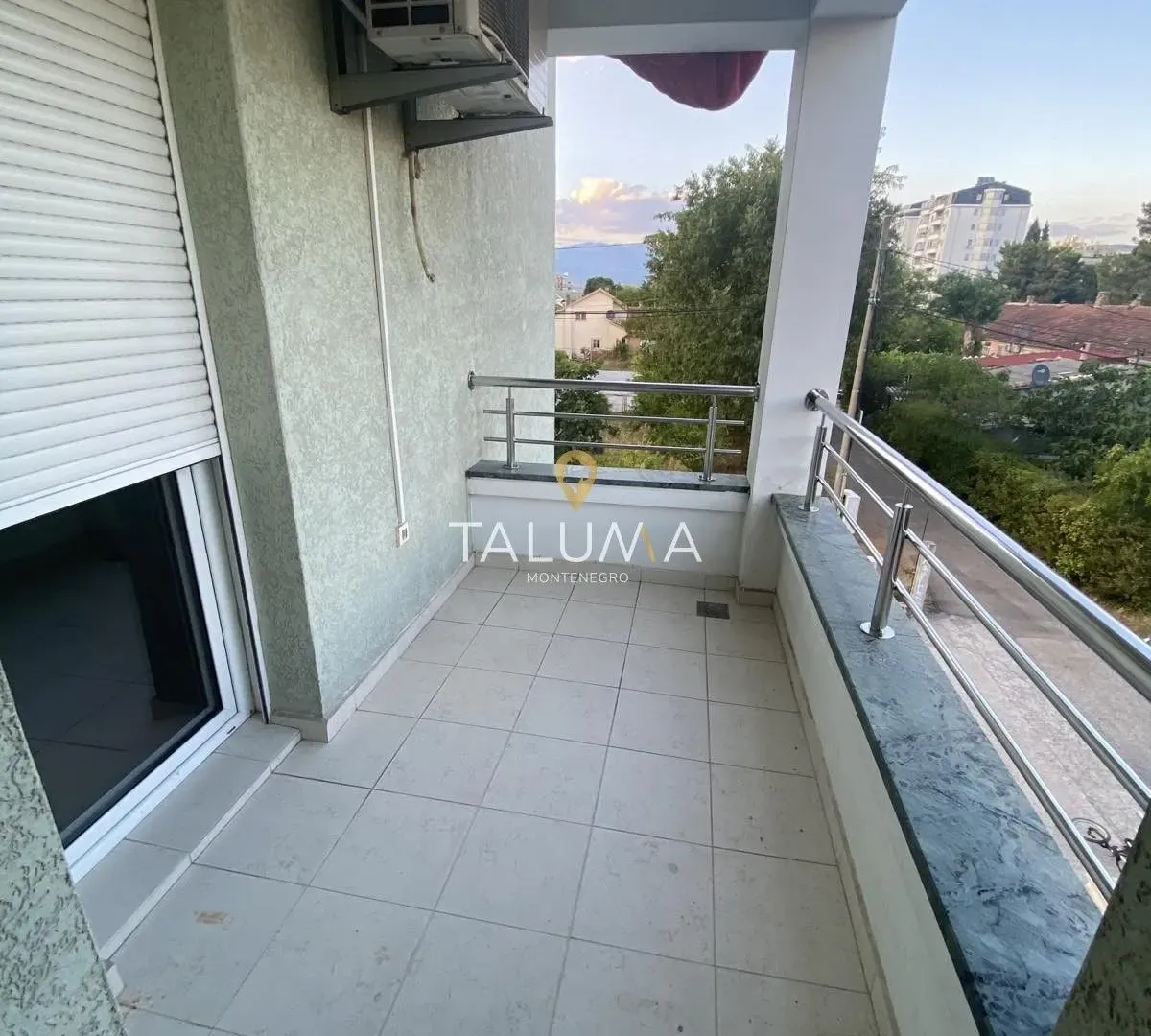 Izdavanje, dvosoban stan, 69m², Zabjelo, Podgorica