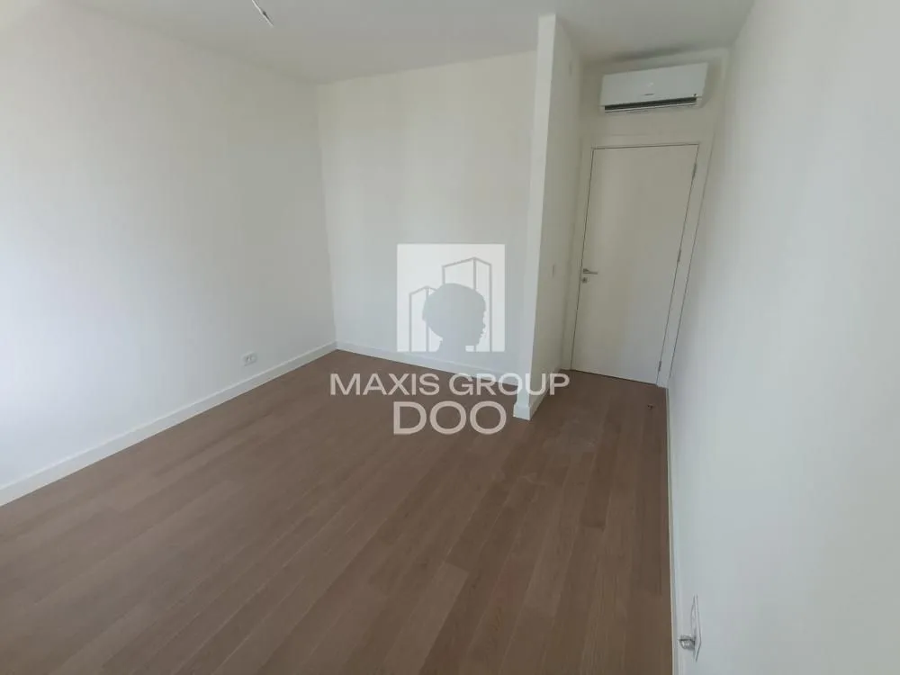 Izdavanje, četvorosoban stan, 116m², Savski Venac, Beograd