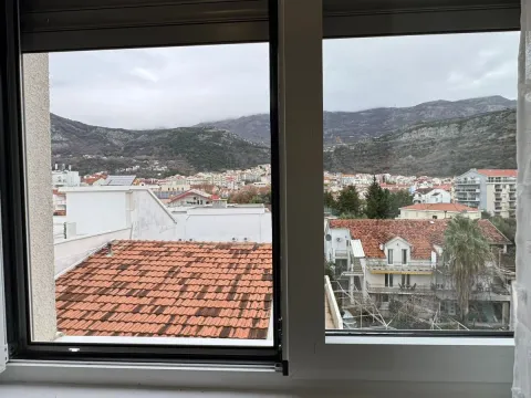 Izdavanje, dvosoban stan, 55m², Velji Vinogradi, Budva - image 12