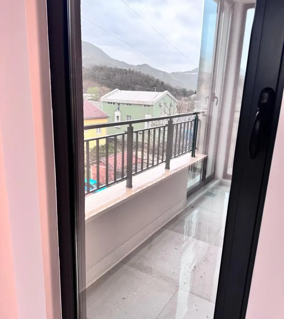 Rent, two bedroom apartment, 70m², Lastva Grbaljska, Kotor
