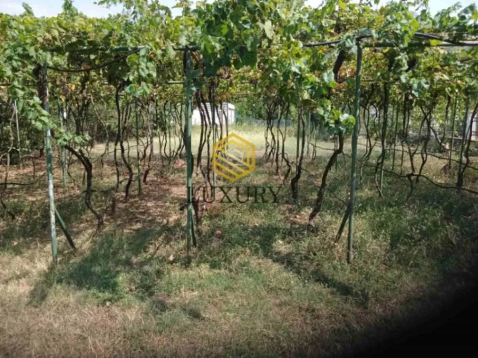 Sale, land lot, 700m², Zlatica, Podgorica