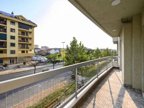 Izdavanje, dvosoban stan, 65m², Stari Aerodrom, Podgorica - image 8