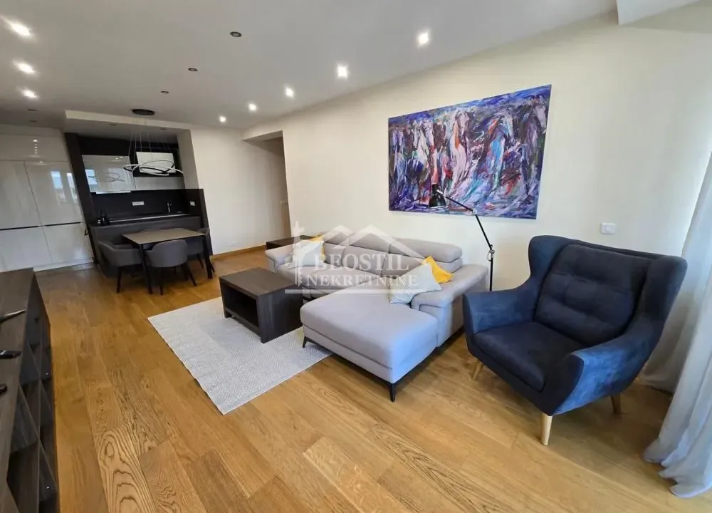 Izdavanje, trosoban stan, 90m², Novi Beograd Sve Podlokacije, Beograd