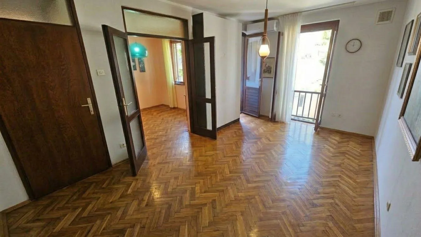 Prodaja, dvosoban stan, 59m², Risan, Kotor