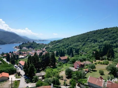 Zemljište in Kamenari