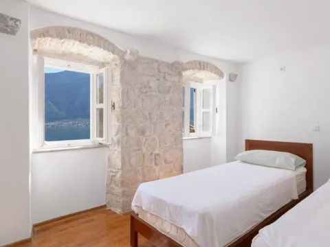 Sale, house, 800m², Prčanj, Kotor - image 10