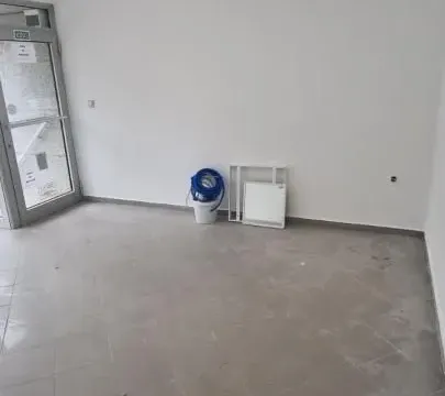 Izdavanje, poslovni prostor, 40m², Crveni Pevac, Niš - image 2